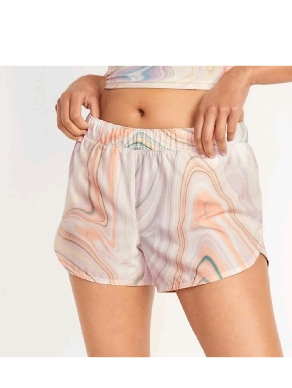 Old Navy Sleektech Go Dry Dolphin Hem Athletic Shorts